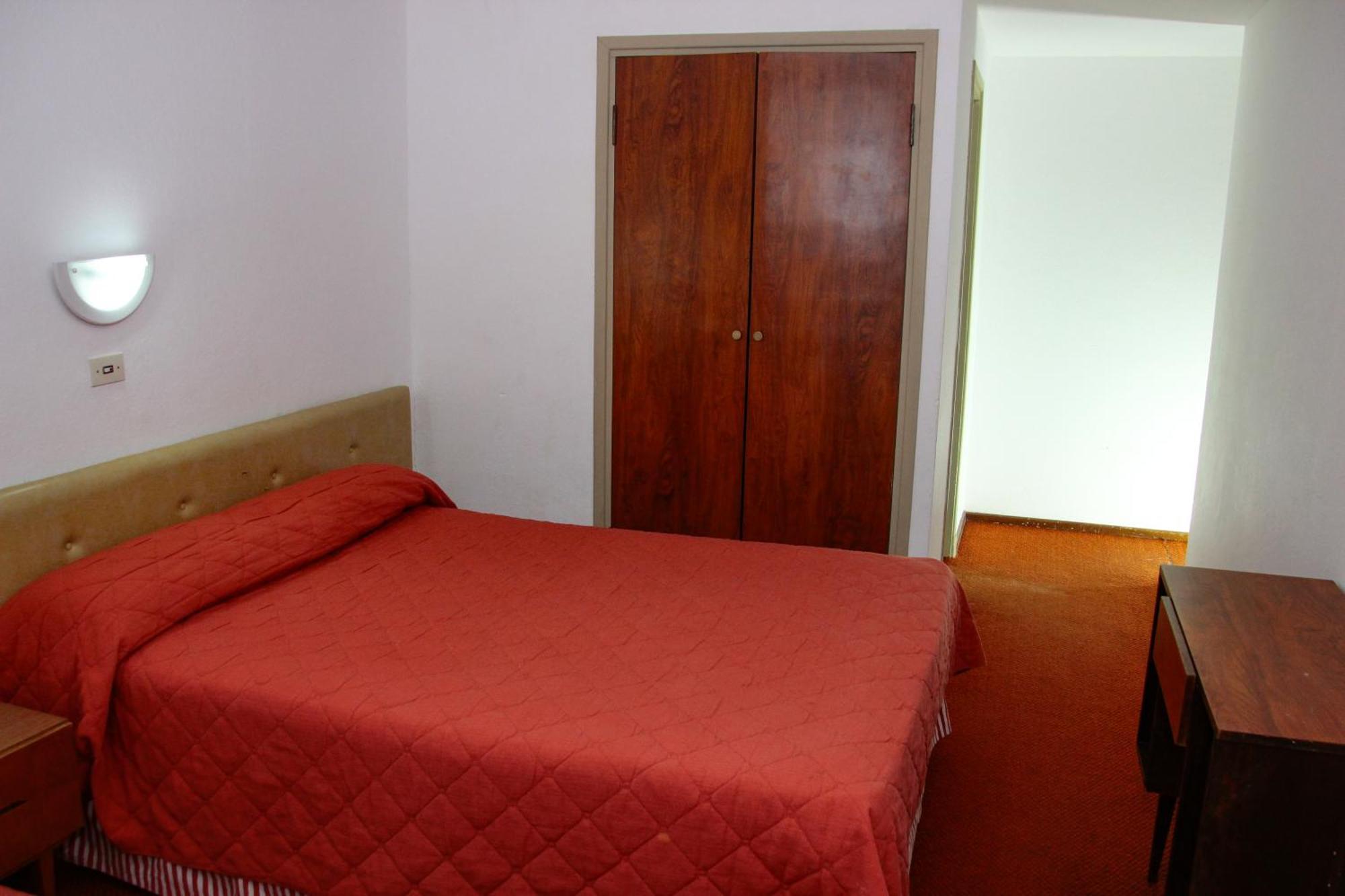 Neptuno Hotel 3*